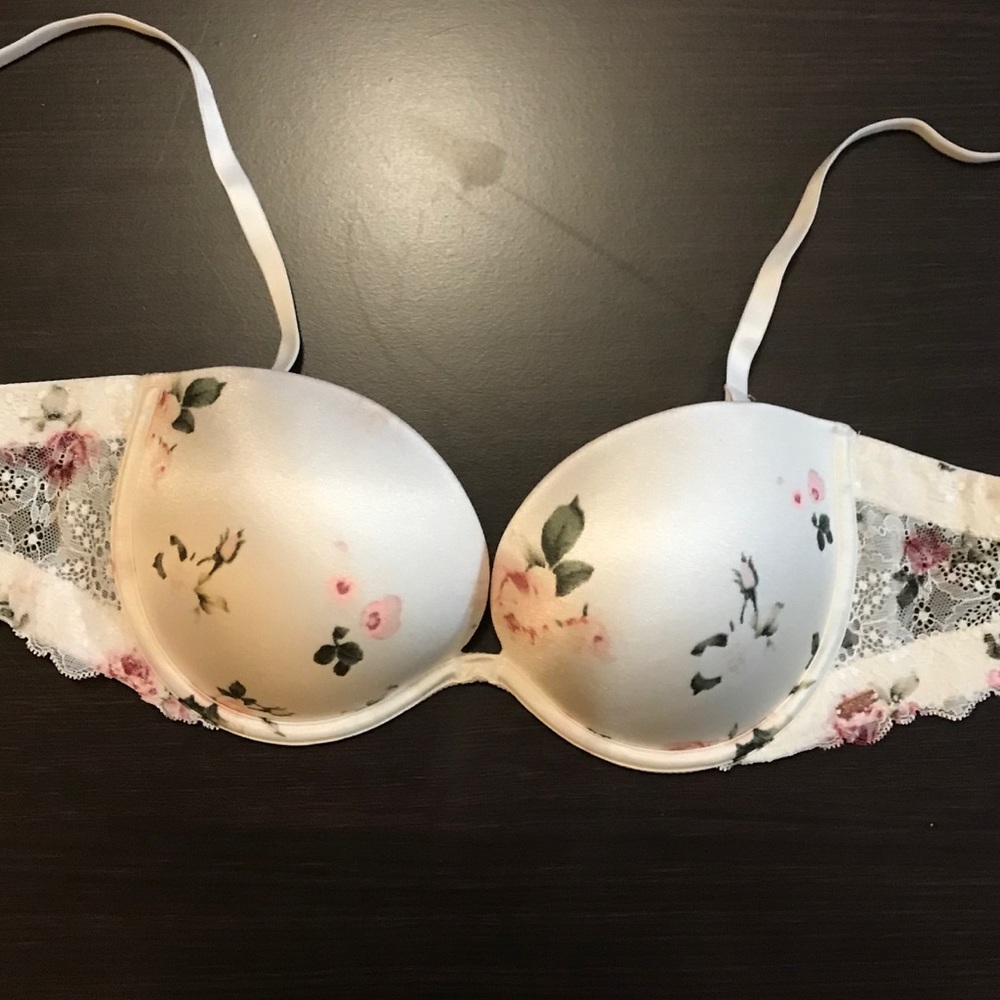 VS Pink plunge multi-way push-up bra